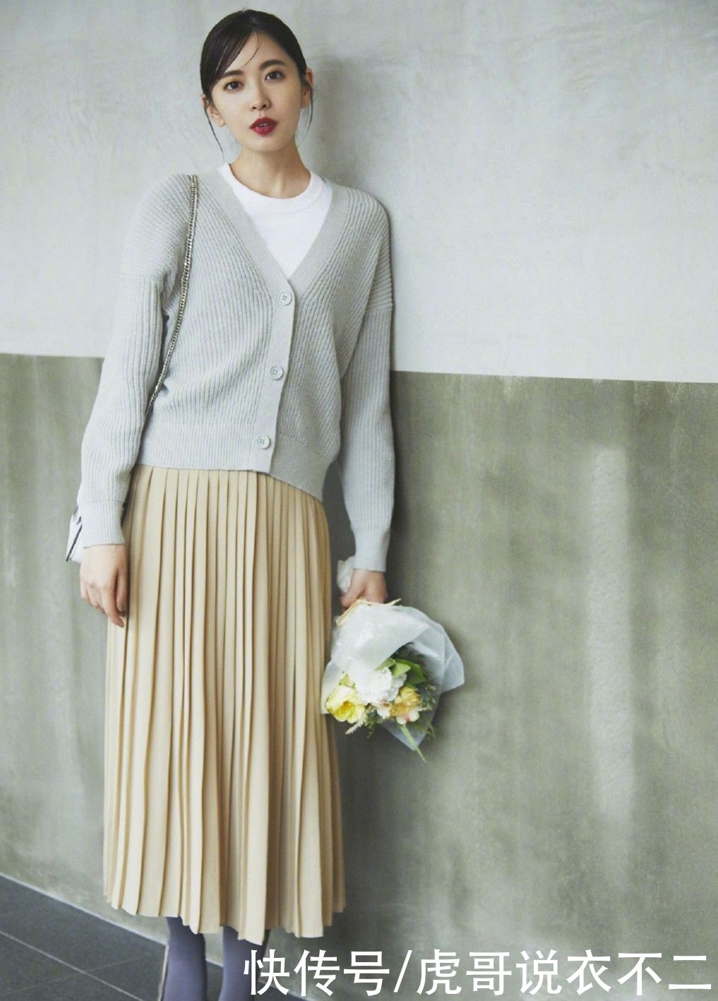 真正“有品位”的女人，春季靠针织衫也能玩转时尚，优雅又百搭