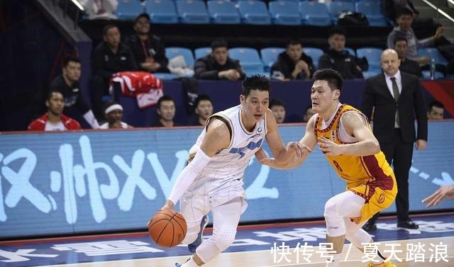 闫鹏飞|CBA-北京大胜山西迎3连胜 林书豪20+6+6西蒙斯24分