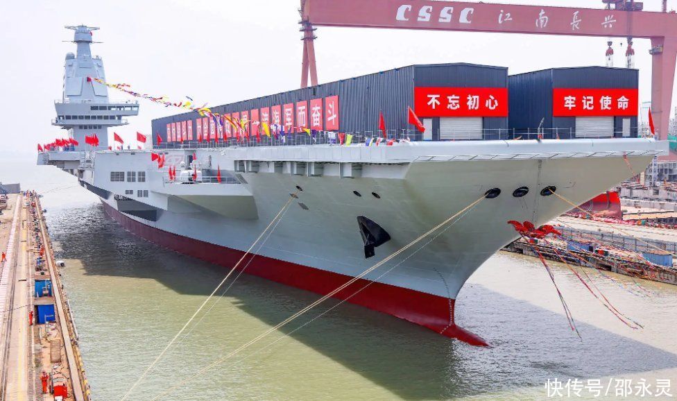 16舰航母图片