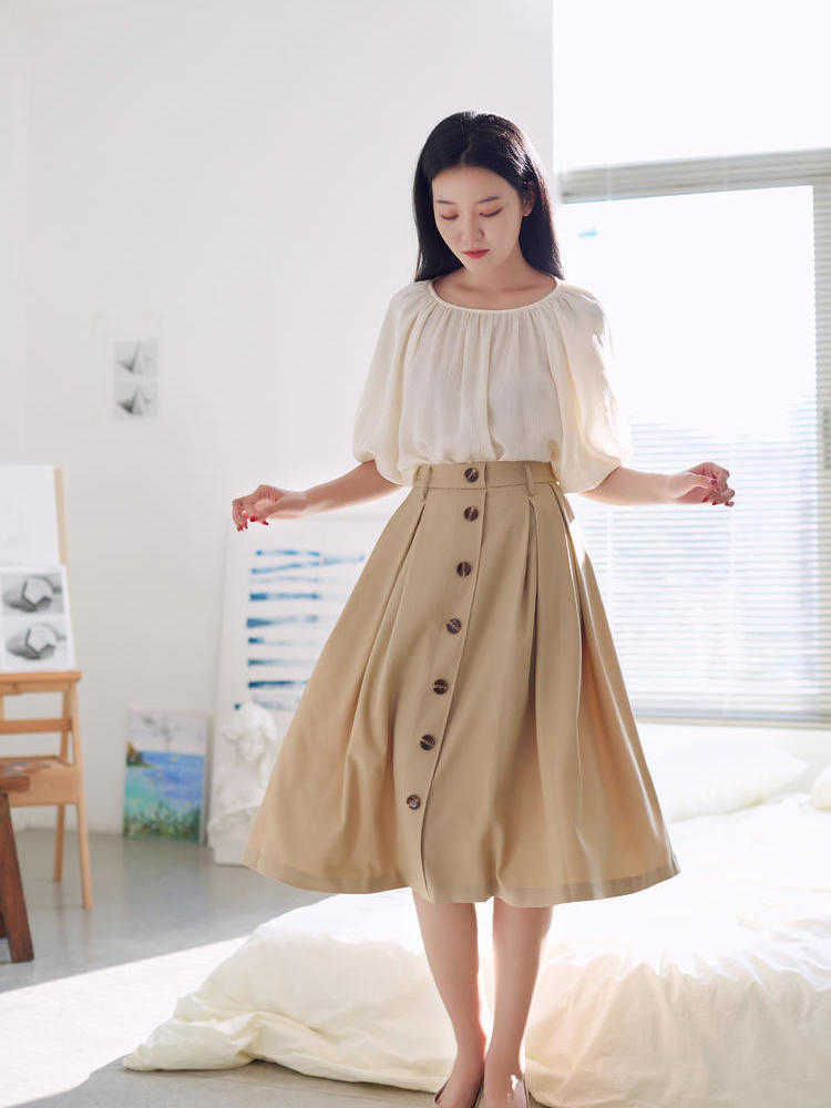 气质感|夏季基础款也能穿出高级感,衬衫配半身裙简单时髦,还能提升气质