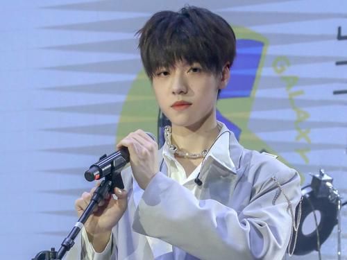 《创造营》撑腰王任胤蓬，主题曲疯狂划水，被指“德不配位”