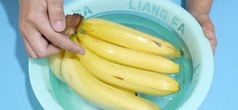 香蕉不易保存,教你一招,放10天也不腐烂不发黑,赶紧试试
