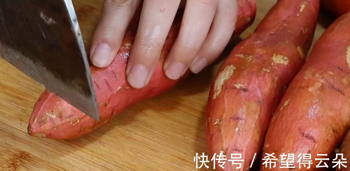 红薯直接上锅蒸是不对的！多加这1步，蒸出的红薯香甜软糯更好吃！