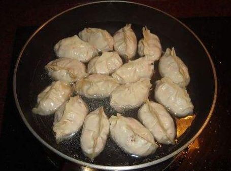 水煎饺子时,只要用对“水”,饺子又香又酥脆,人家人爱!