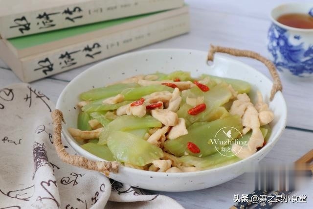 低热量|建议入秋后多给孩子吃这道菜,高蛋白低热量,增强体力长得快