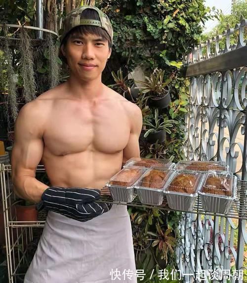 肌肉|居家型男更是肌肉靓仔，性感的人鱼线撩人心弦，胸肌和腹肌也圈粉