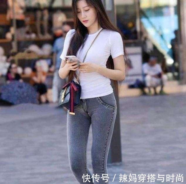 比基尼 用时尚打底裤穿出高贵冷艳风,跟头发的颜色交相辉映,简单实用!