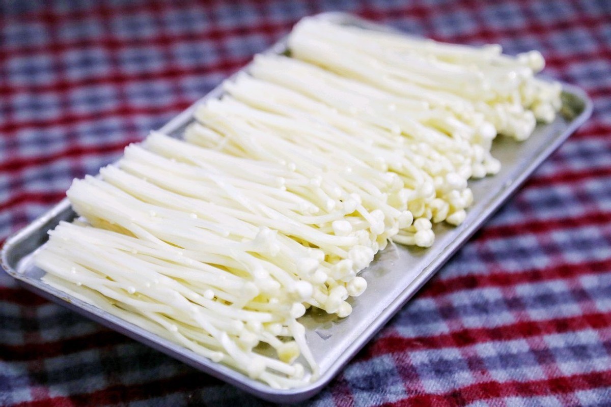 金针菇次吃法,大人孩子都爱吃,烤一烤就出锅,香气四溢