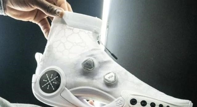 boost 库里8与跑鞋共底的设计,究竟是创新还是失误?