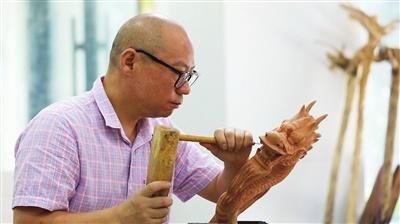 非遗|匠心筑梦 工匠向华的精雕人生