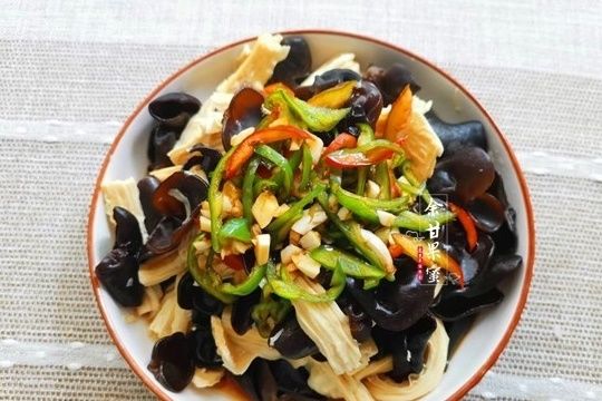 粗细|娘俩的午餐简单做，清淡味美又开胃，粗细搭配不失营养，又光盘
