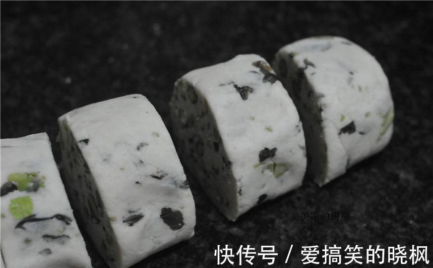 黑豆糕|夏天湿气重，补药一堆，不如吃它一块，清爽粉糯，凉吃更带劲！