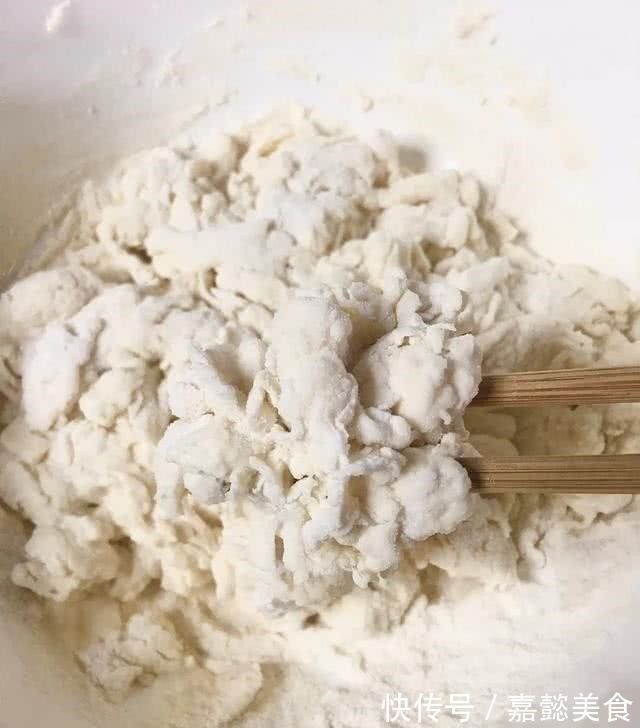 烙饼|温水或凉水和面都不对,试试我烙饼的特殊方法,松软酥香,放一天都不会硬