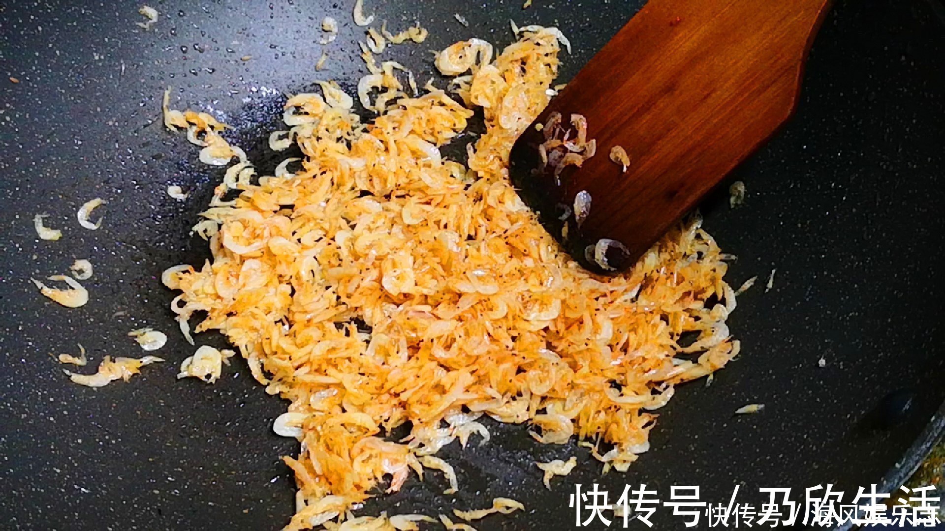 味道|白菜饺子好吃有秘诀,学会如此调馅,味道格外鲜美,味精都省了