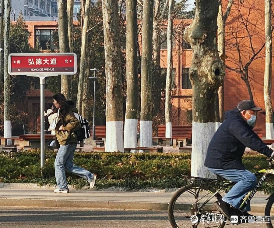 邓琴|课间——山东大学新传学院学生写生作业选登（二）