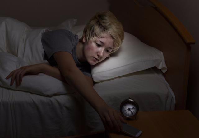 我是大医生|50岁是“长寿关键期”,睡前坚持4个习惯,身体健康,少生病