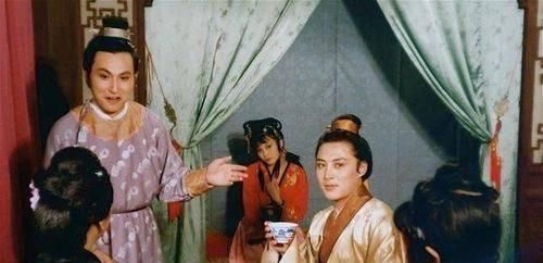 贾琏|贾琏明知尤二姐已失身于贾珍,为何还愿意娶她为妻