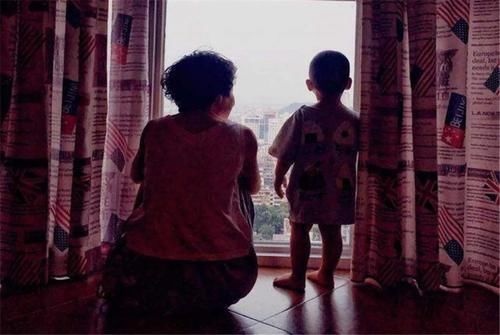 孩子|娃跟谁睡就跟谁亲?事实可能出乎你的意料,娃的内心诉求是啥?