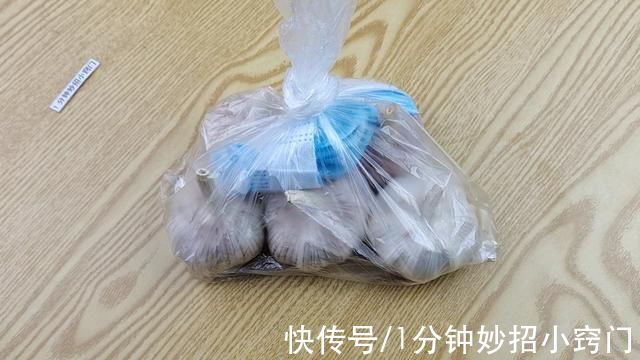 今天才知道，保存大蒜方法简单，不干瘪不发芽，真管用