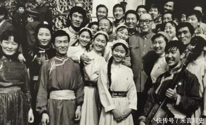 开国上将|他既没参加红军也没当过八路，建国后却被授予上将军衔，凭什么？