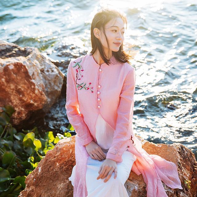 傲然|旗袍女子的傲然与清绝,温婉与内敛,还有那一丝孤寂的心境