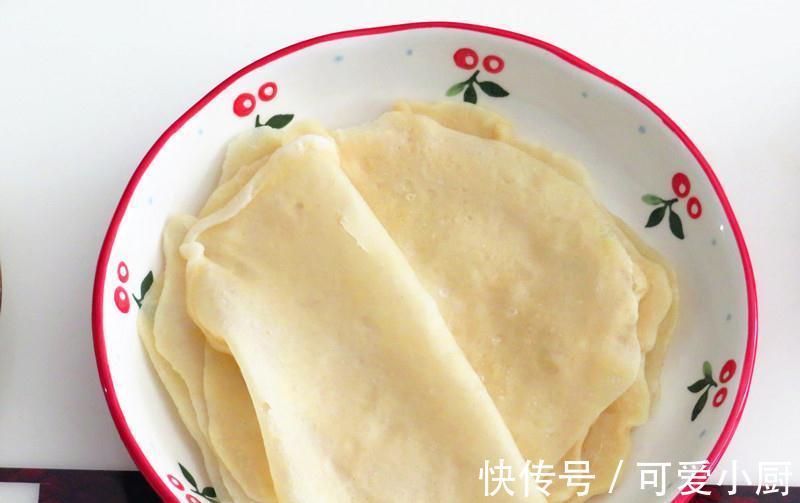 娘倆的午餐擺了一桌,女兒見(jiàn)了說(shuō)太豐盛,曬給同學(xué)紛紛點(diǎn)贊