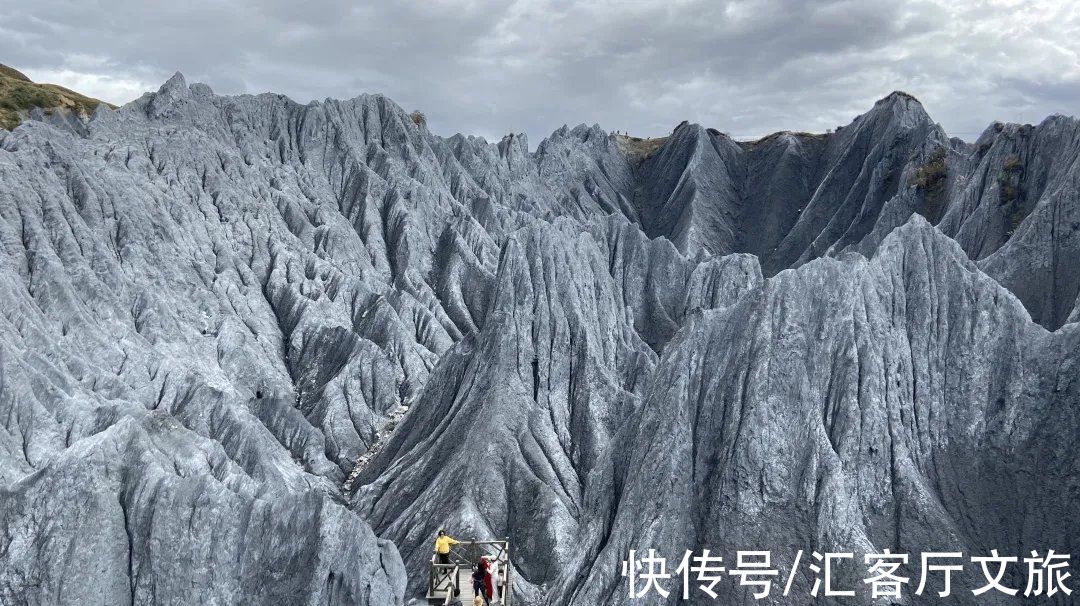 央迈勇|不迷失在攻略地图，不徘徊在城市路口，你的人生值得一次稻城亚丁