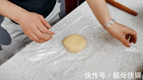 风味|家里有南瓜的来看看,教你做风味独特的紫薯南瓜派,比蛋糕都好吃