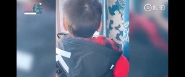 孩子|熊孩子远程操控邻居电视,熊家长不仅不管反而录像,邻居:什么鬼