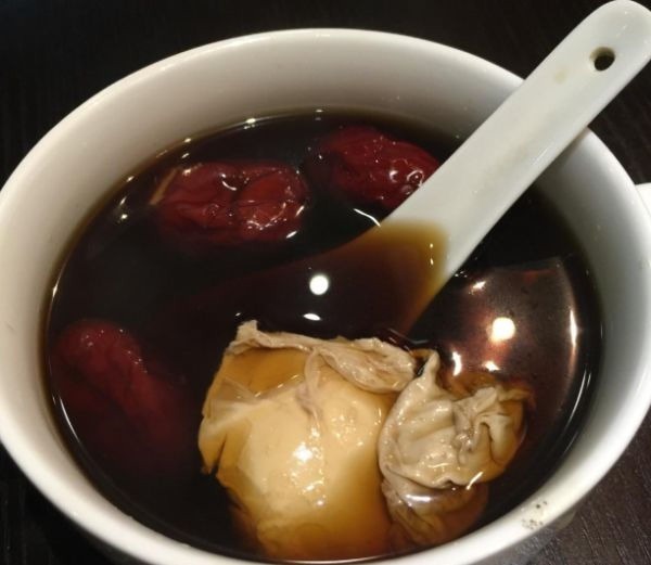 红糖|女人别亏待自己,多喝这碗汤,称穷人的阿胶,养胃补血,肌肤水灵