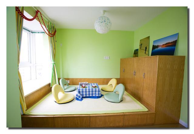 鬼屋|婚房被老公装修成这样子,一进门就看到墓碑,这婚房还能住吗