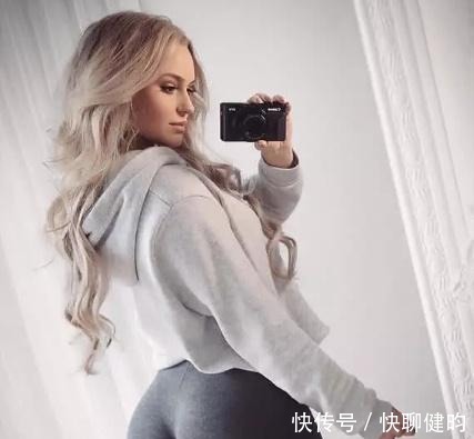 金发|金发健身美女, 雪地练深蹲, 包臀裙彰显翘臀魅力!