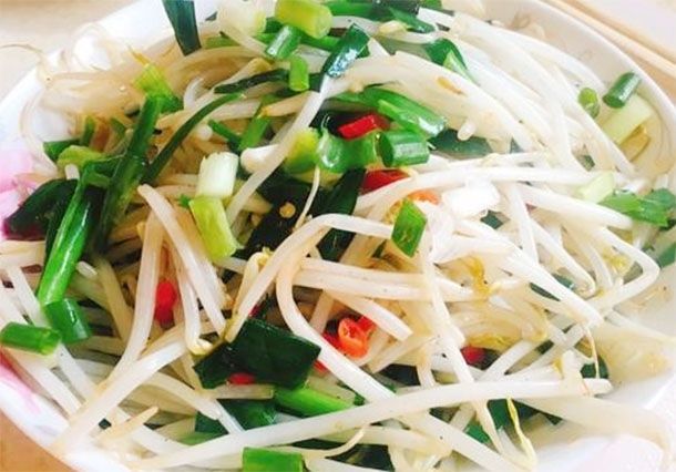 豆芽|老人孩子到了冬天经常消化不良没食欲，多吃爽口菜，鲜嫩营养开胃