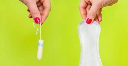 卫生巾|女性来月经时，卫生巾要选好，正确使用卫生巾，需要注意好这些事