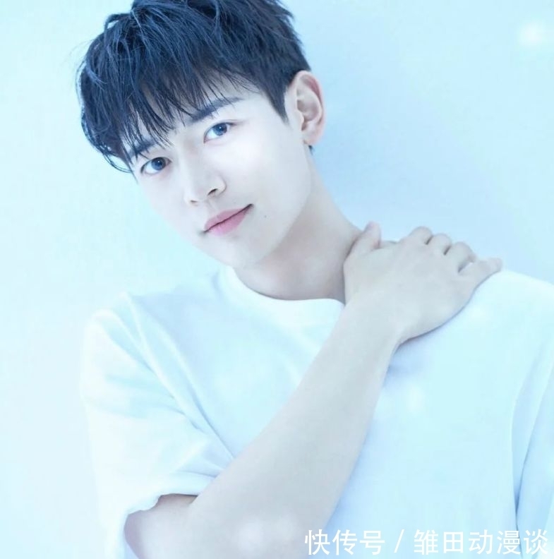 期待感|SHINee崔珉豪公開了最新簡歷照,粉絲們對他演員活動的期待感上升