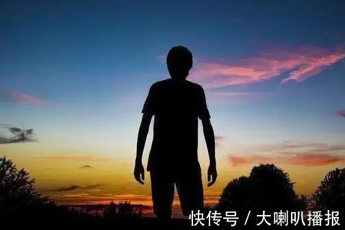 斯蒂芬@人到中年:“低配”生活,“高配”人格