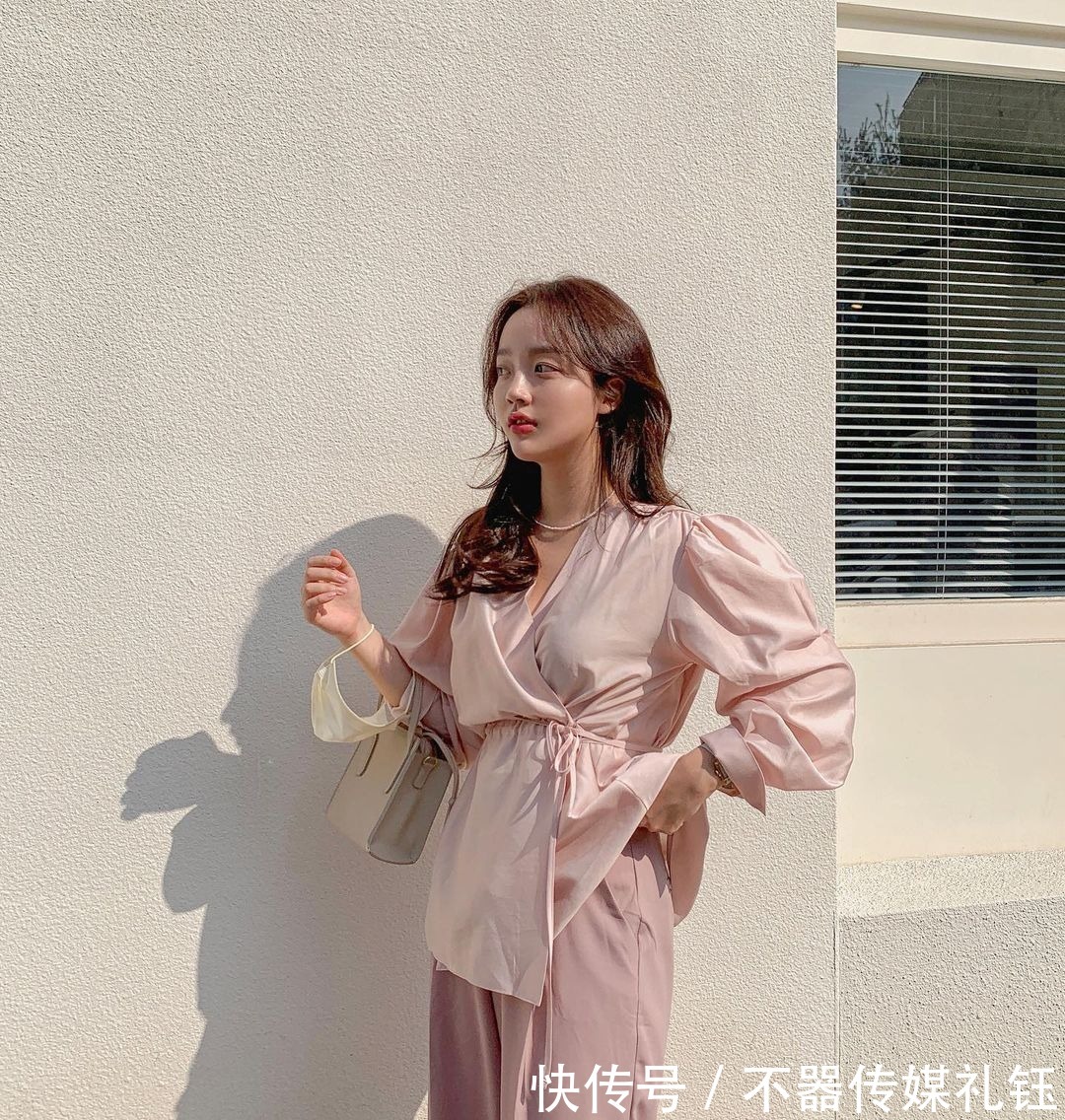 西装裤|缎面衬衫穿在身上太显高级了,随便搭配就超有气质,女神范儿十足
