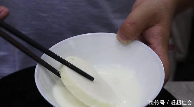炸馒头片这样做,外脆内软不吸油,咬一口嘎嘣脆,比锅巴片好吃