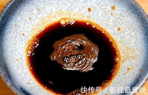 精盐|炒茄子时,直接加油炒就错了!教你一招,茄子不吸油还不发黑