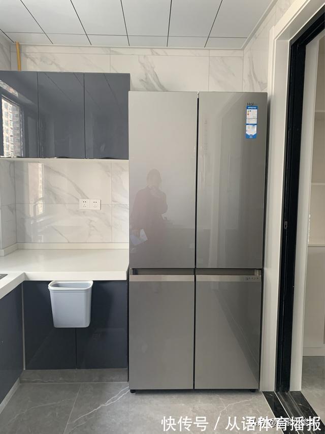 乳胶漆|她家装修花了12万,打造网红款电视墙,请木工师傅打柜子很喜欢