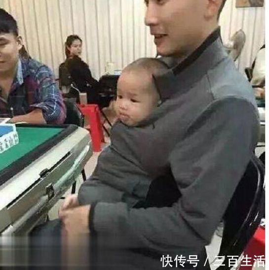 打球|爸爸带娃火了，打球带娃两不误，网友：爸爸带娃活着就好