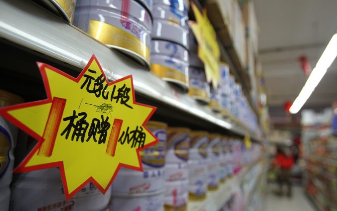 国产品牌|雅培卷入“细菌门”背后：在中国县城，洋奶粉败给了飞鹤们