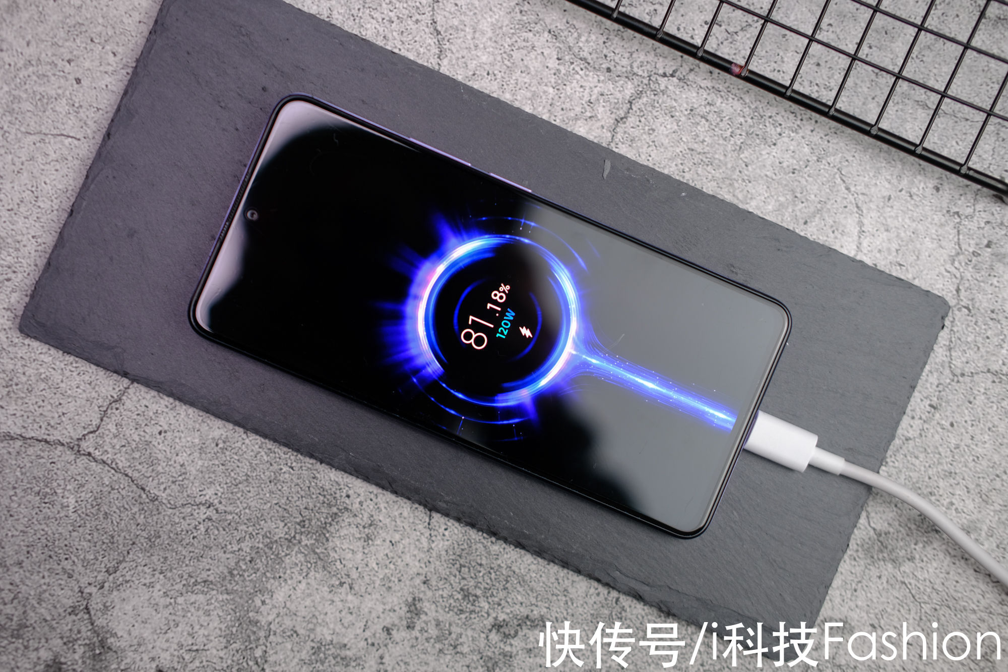 库克|iPhone13 Pro Max续航神话破灭！网友：不给苹果面子，打脸库克