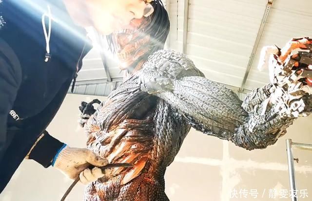 皮套|真人版巨人Cos,进击的巨人太可怕,UP主耗费一个月打造巨人周边