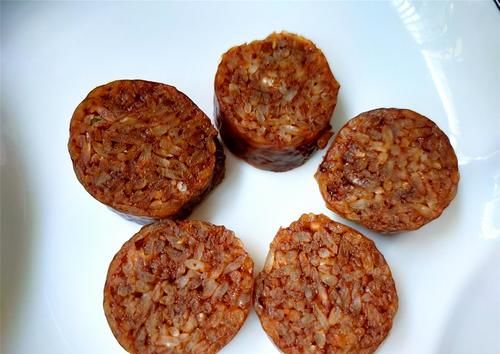  大家都在腌腊肠，我却爱做它，不用晾不用晒，咸香软糯实惠又好吃