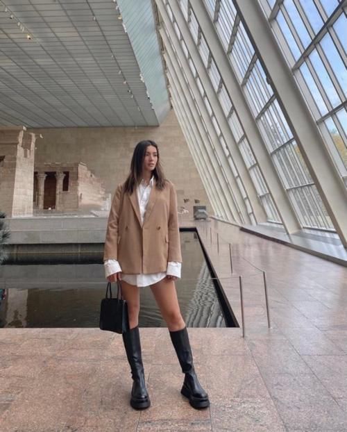 简单的色系更能营造高级感，不妨试试这几种极简配色，显贵有气质