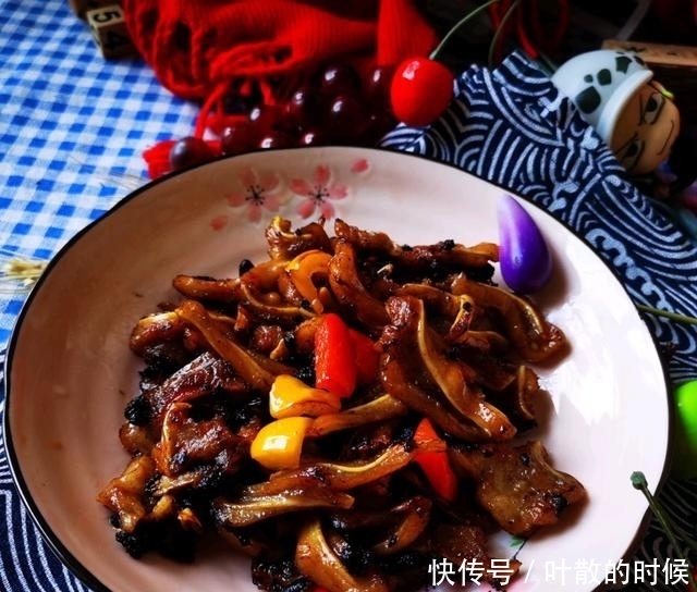 猪耳朵还能这么做?豆豉焖猪耳朵,味道鲜美