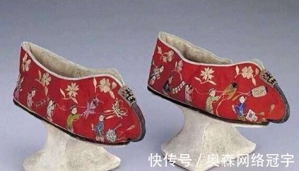 满族妇女@细说古代女人穿的鞋子,其实并非电视剧说的那样!多年被骗啊!