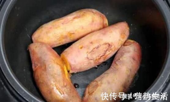 一滴水|别再买街头烤红薯了，用电饭锅就能做，不加一滴水，香甜不黑手