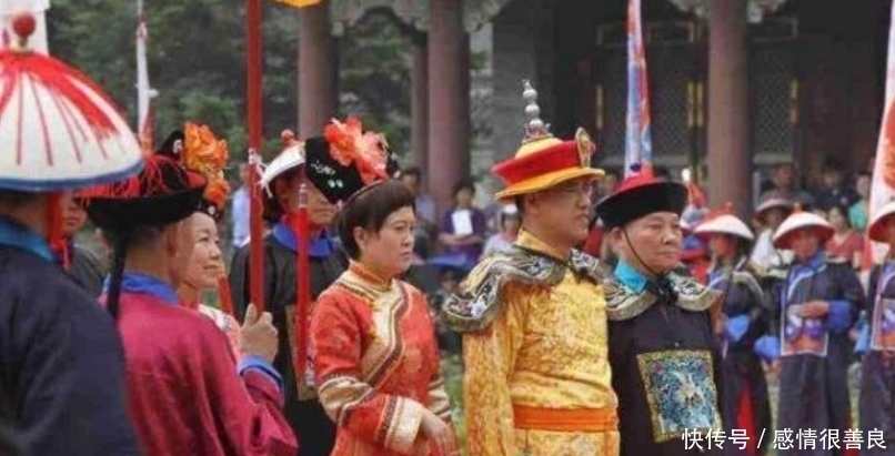 齐聚清|清朝灭亡100多年,满族后裔齐聚清永陵,乾隆后裔身穿龙袍祭祖